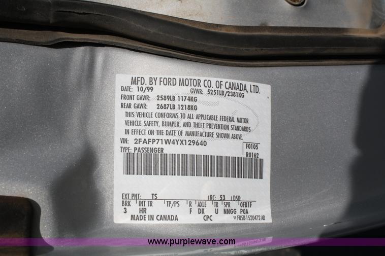 image for item A2087 2000 Ford Crown Victoria Police Interceptor