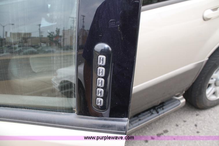 image for item A2098 2004 Mercury Mountaineer