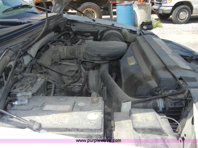 image for item A3009 1999 Ford F250 extended cab pickup truck