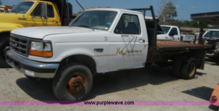 image for item A3010 1996 Ford F450 Super Duty pickup truck