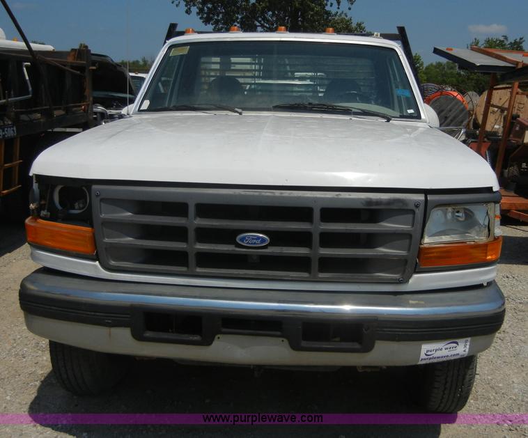 image for item A3010 1996 Ford F450 Super Duty pickup truck