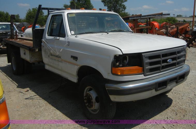 image for item A3010 1996 Ford F450 Super Duty pickup truck