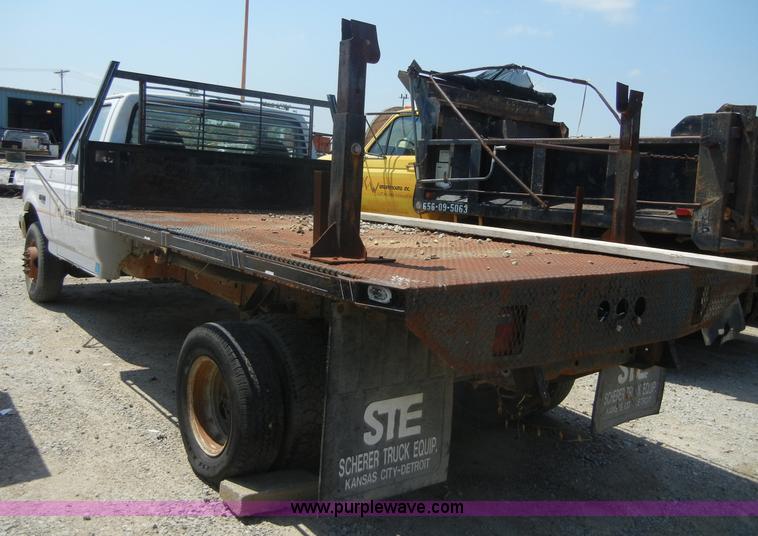 image for item A3010 1996 Ford F450 Super Duty pickup truck