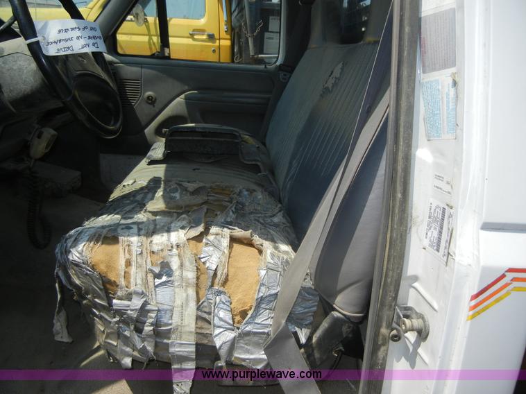 image for item A3010 1996 Ford F450 Super Duty pickup truck