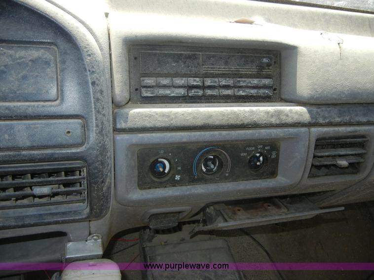 image for item A3010 1996 Ford F450 Super Duty pickup truck