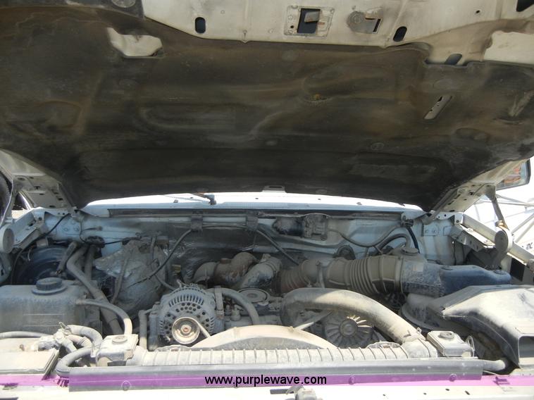 image for item A3010 1996 Ford F450 Super Duty pickup truck