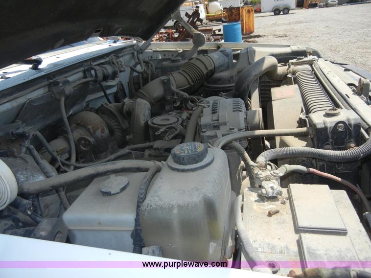 image for item A3010 1996 Ford F450 Super Duty pickup truck