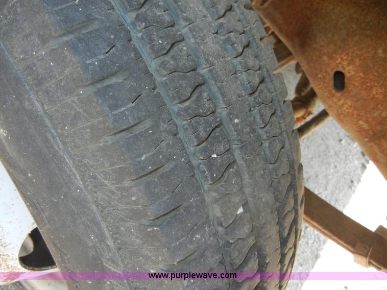 image for item A3010 1996 Ford F450 Super Duty pickup truck