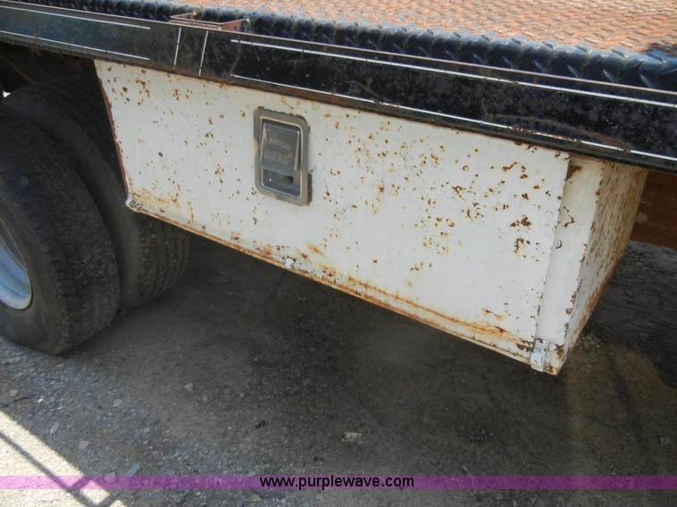 image for item A3010 1996 Ford F450 Super Duty pickup truck