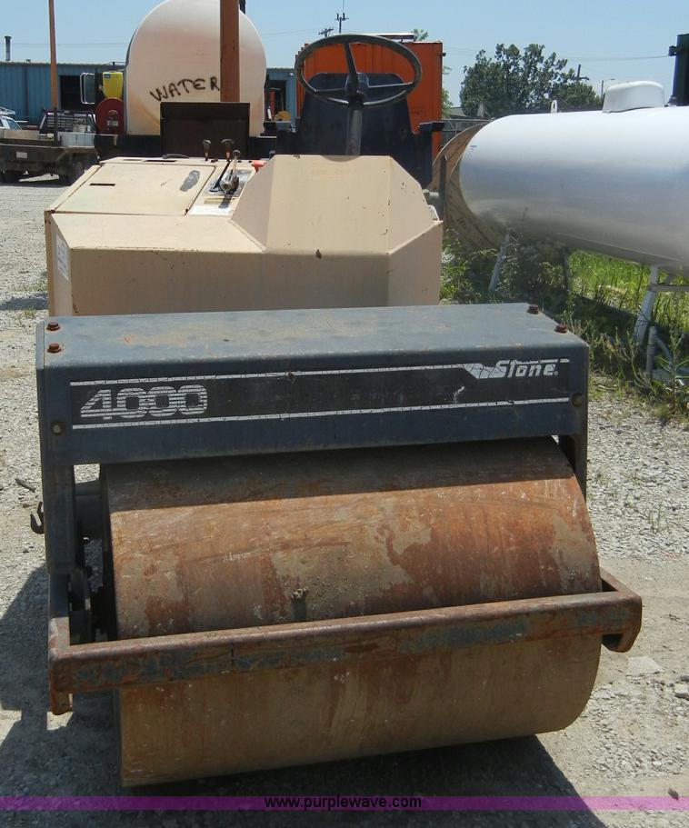 image for item A3018 Stone AVR4000 asphalt roller