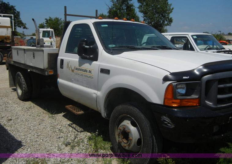 image for item A3021 1999 Ford F550 XL Super Duty pickup truck