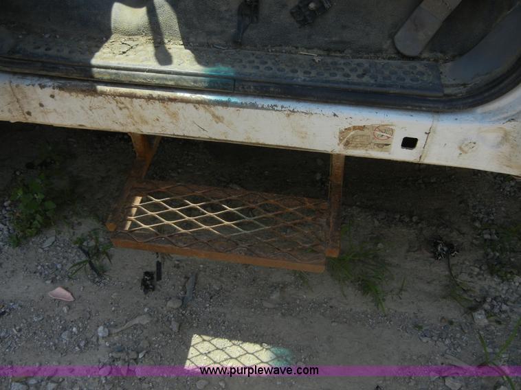 image for item A3021 1999 Ford F550 XL Super Duty pickup truck