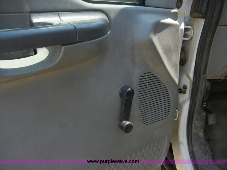 image for item A3021 1999 Ford F550 XL Super Duty pickup truck