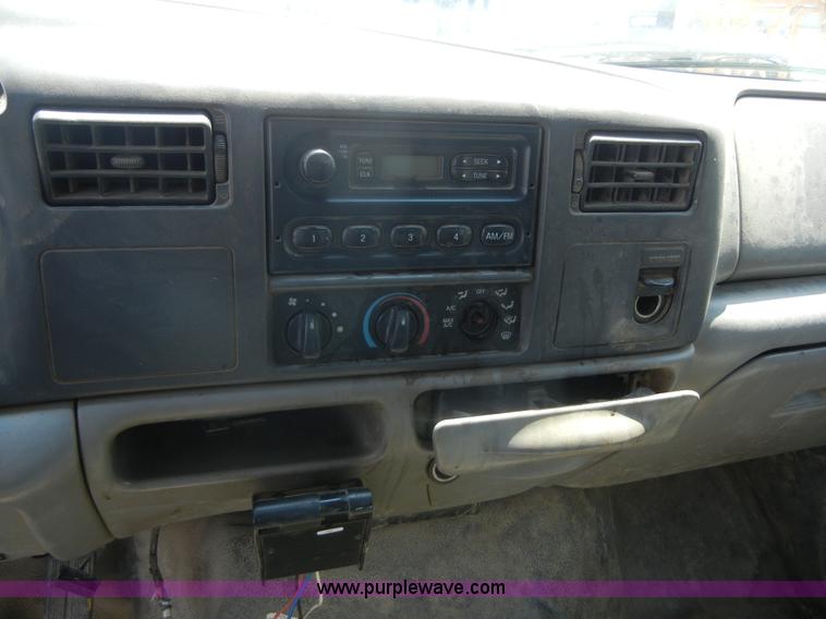 image for item A3021 1999 Ford F550 XL Super Duty pickup truck