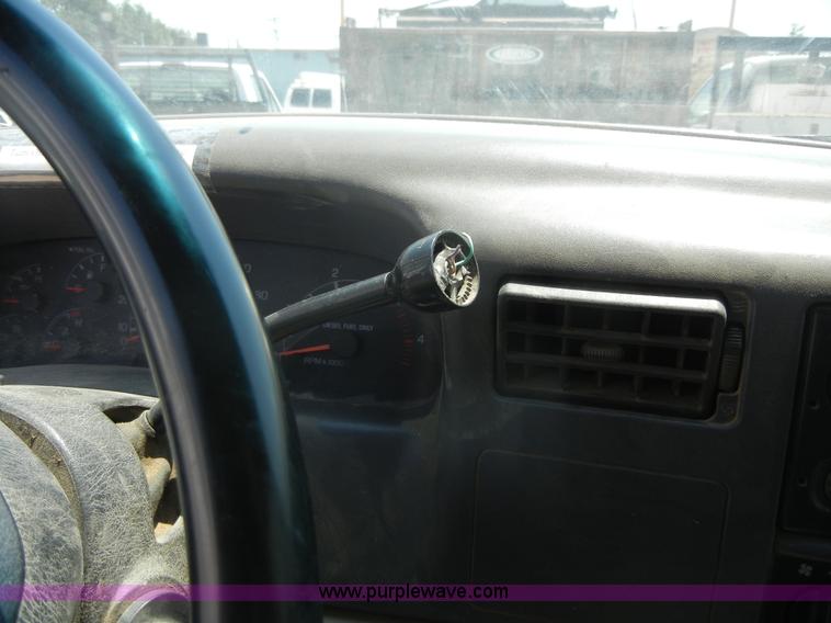 image for item A3021 1999 Ford F550 XL Super Duty pickup truck