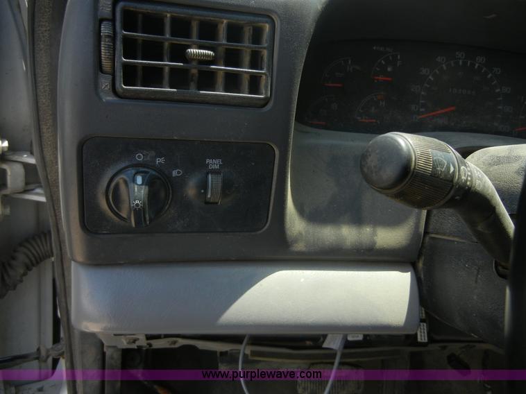 image for item A3021 1999 Ford F550 XL Super Duty pickup truck