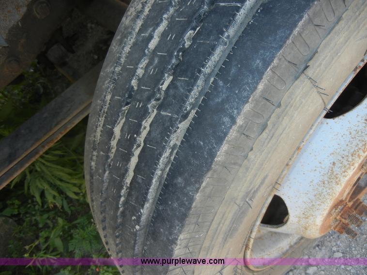 image for item A3021 1999 Ford F550 XL Super Duty pickup truck