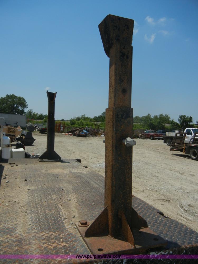 image for item A3021 1999 Ford F550 XL Super Duty pickup truck