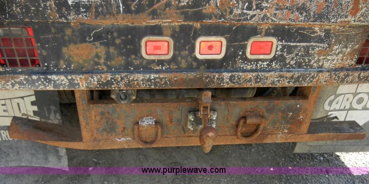 image for item A3021 1999 Ford F550 XL Super Duty pickup truck