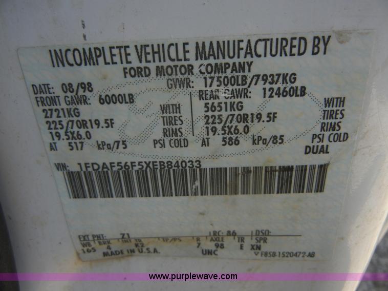 image for item A3021 1999 Ford F550 XL Super Duty pickup truck