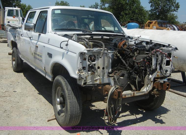 image for item A3022 1997 Ford F250 Heavy Duty crew cab pickup truck