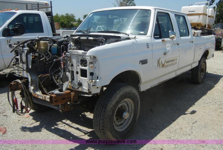 image for item A3022 1997 Ford F250 Heavy Duty crew cab pickup truck