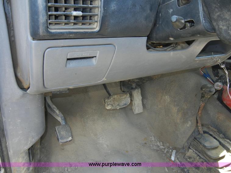 image for item A3022 1997 Ford F250 Heavy Duty crew cab pickup truck