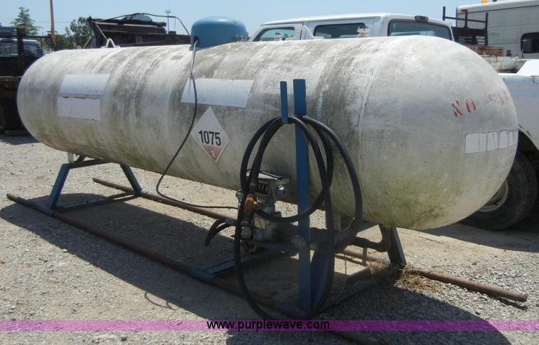 image for item A3023 500 gallon propane tank