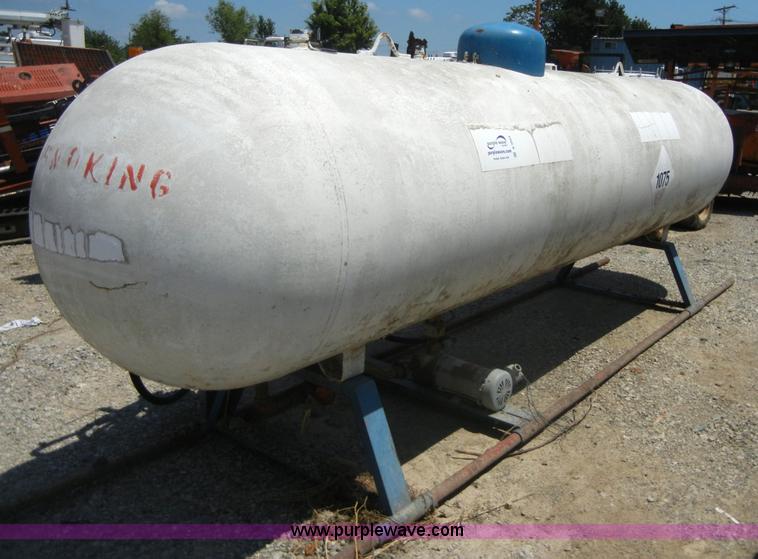image for item A3023 500 gallon propane tank