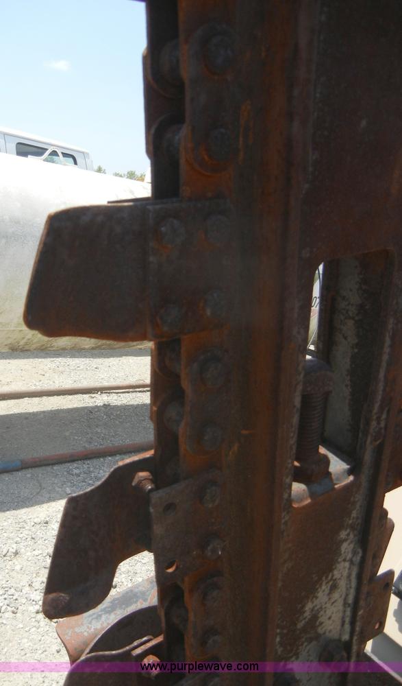 image for item A3024 Ditch Witch 410SXD 4' trencher