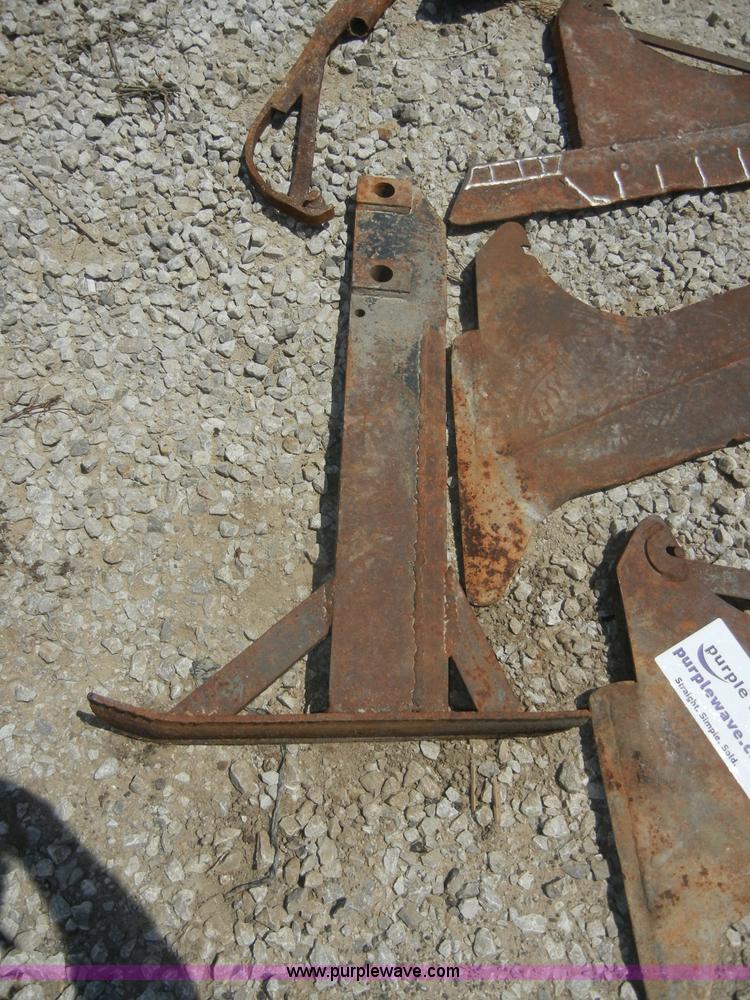 image for item A3037 (6) assorted blades and attachments for Case Maxi-Sneaker trencher