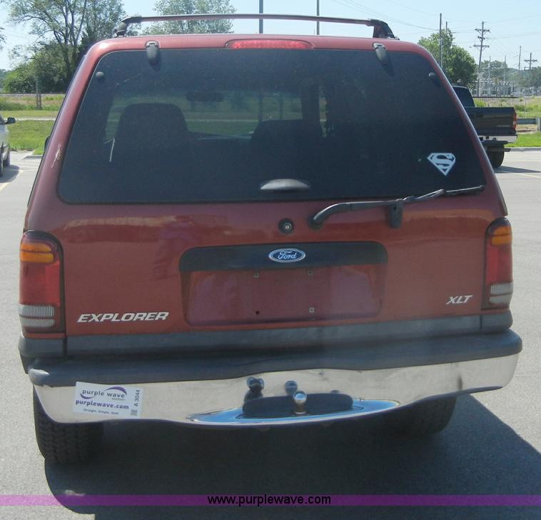 image for item A3044 1999 Ford Explorer XLT SUV