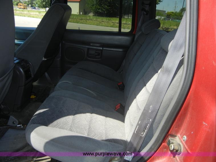 image for item A3044 1999 Ford Explorer XLT SUV