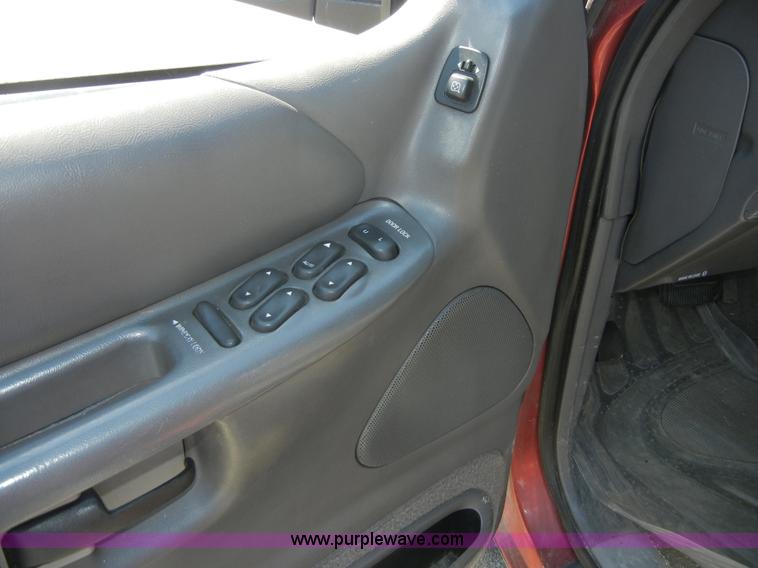 image for item A3044 1999 Ford Explorer XLT SUV
