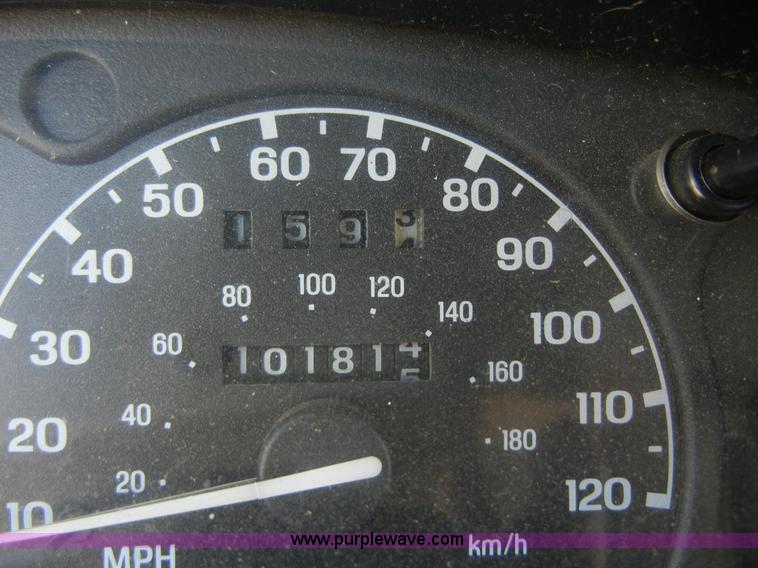 image for item A3044 1999 Ford Explorer XLT SUV