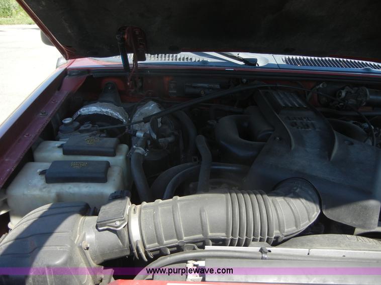 image for item A3044 1999 Ford Explorer XLT SUV