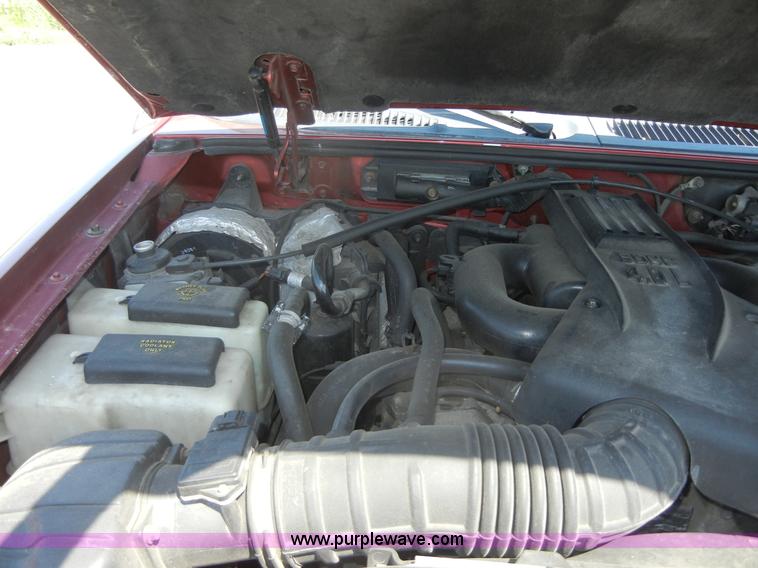 image for item A3044 1999 Ford Explorer XLT SUV