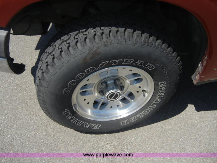 image for item A3044 1999 Ford Explorer XLT SUV