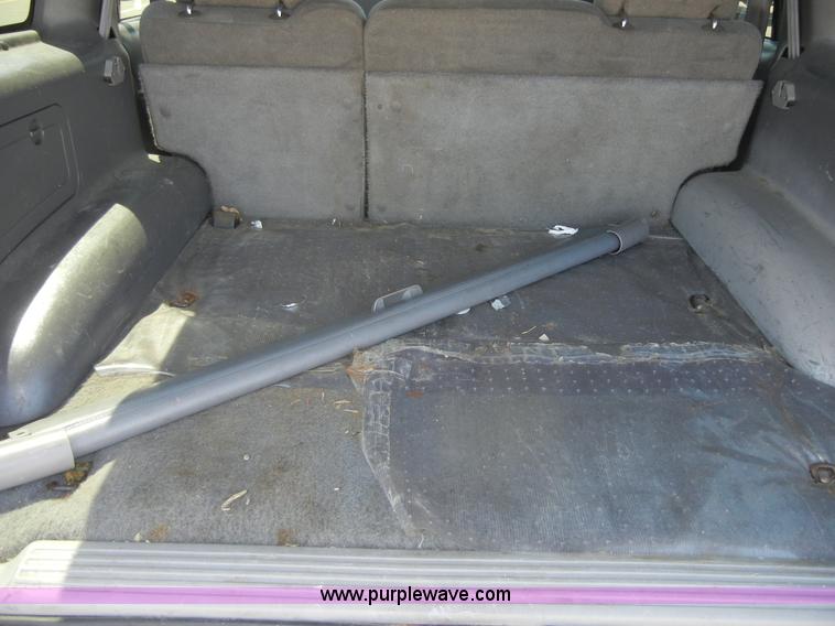 image for item A3044 1999 Ford Explorer XLT SUV