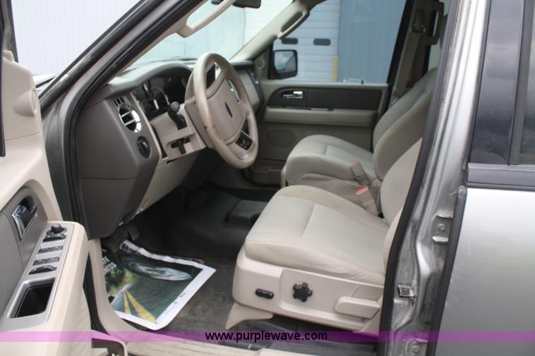 image for item A3067 2008 Ford Expedition XLT SUV
