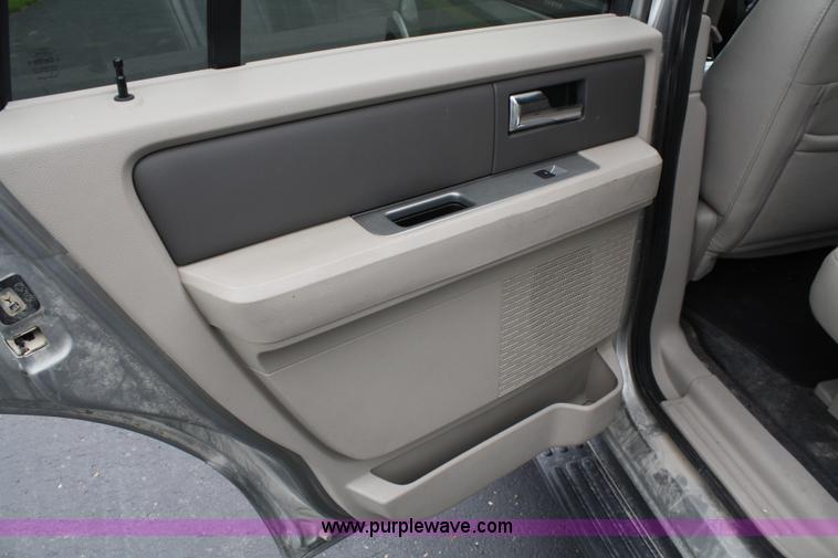 image for item A3067 2008 Ford Expedition XLT SUV