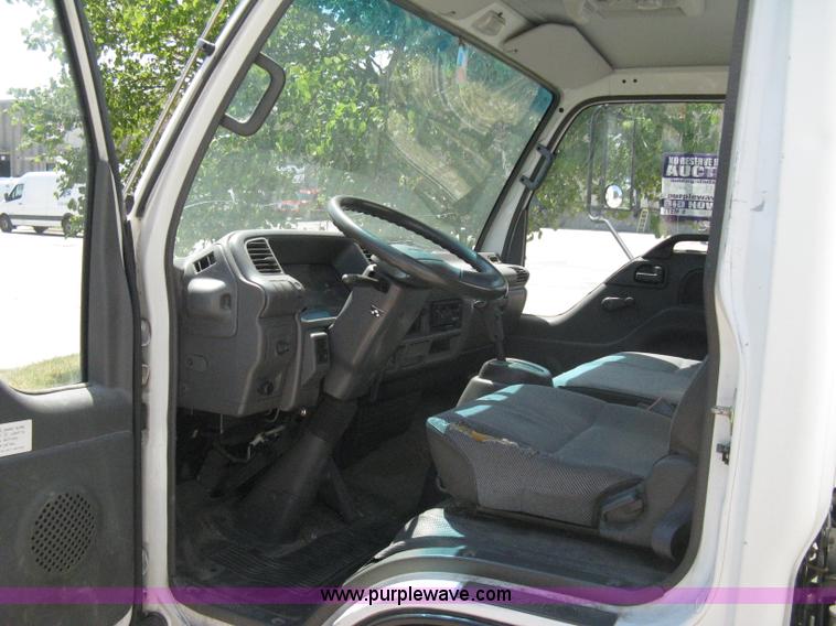 image for item A4273 1997 GMC W4 box truck