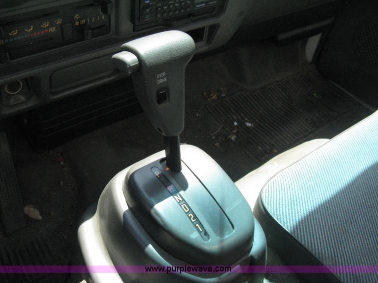 image for item A4273 1997 GMC W4 box truck