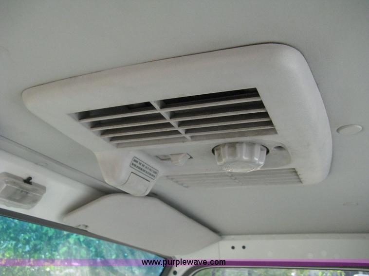 image for item A4273 1997 GMC W4 box truck