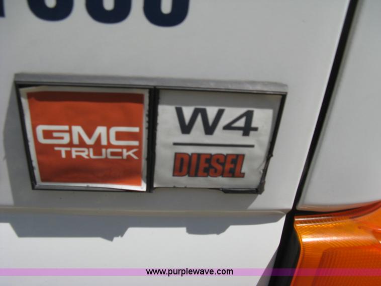 image for item A4273 1997 GMC W4 box truck