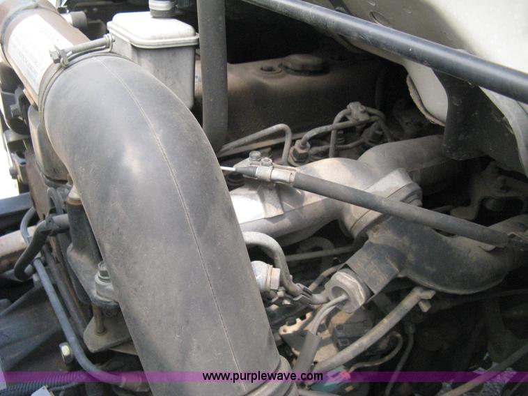 image for item A4273 1997 GMC W4 box truck