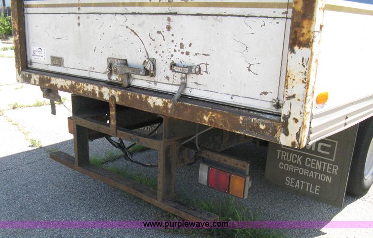 image for item A4273 1997 GMC W4 box truck