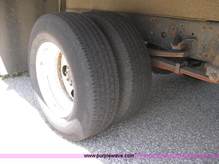 image for item A4273 1997 GMC W4 box truck