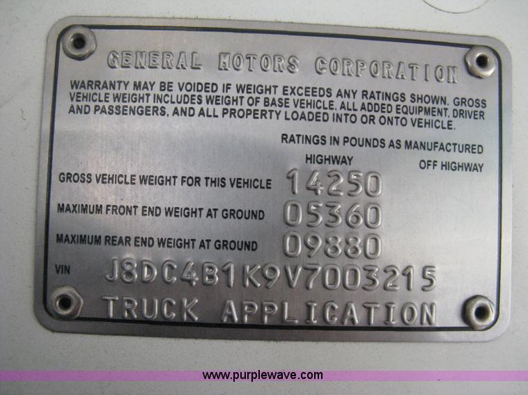 image for item A4273 1997 GMC W4 box truck