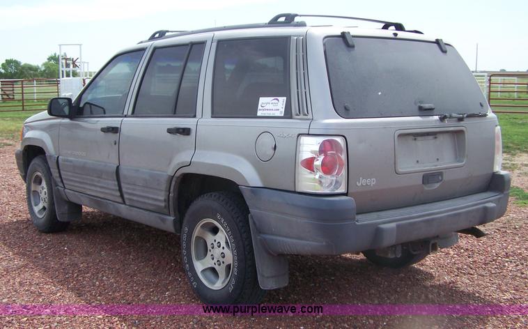 image for item A4582 1997 Jeep Grand Cherokee Laredo SUV